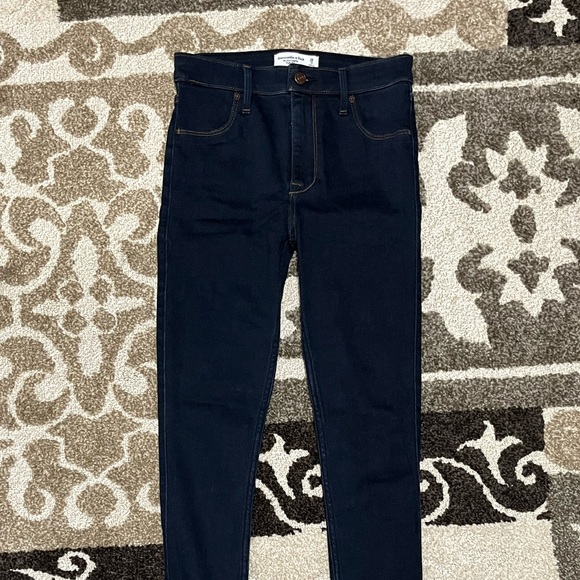 Abercrombie & Fitch - The Jean Legging, High Rise - Size 26 - Picture 6 of 10